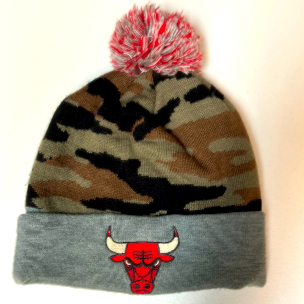 NBA CHICAGO BULLS TEAM MITCHELL & NESS BEANIE